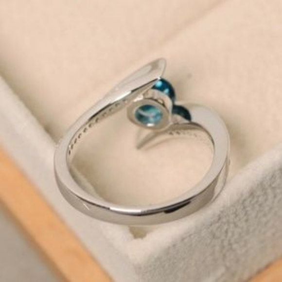 ***New Round Cut Aquamarine 925 Silver Ring - Picture 2 of 5